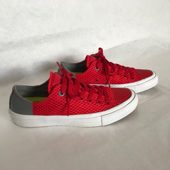 Converse Chuck Taylor II All Star Unisex Red Sneaker with Lunarlon - Picture 2 of 9